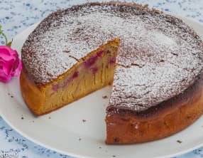 Gâteau au lait concentré et aux framboises