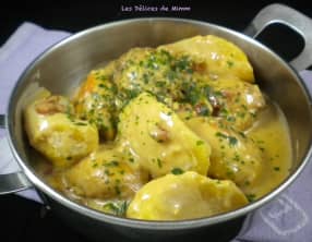 Hauts de cuisses de poulet aux pommes et aux lardons