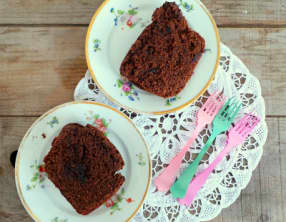 Cake chocolat noir et cerises griottes confites