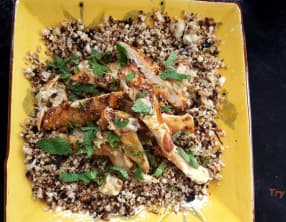 Salade de couscous de chou-fleur et poulet au dukkah