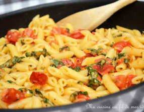 One pan pasta de minis pennes aux tomates, roquette et mozzarella
