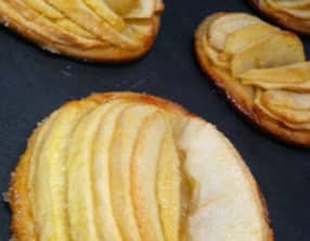 Tartes fines individuelles aux pommes