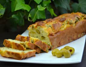 Cake à la brousse aux olives vertes