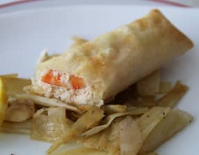 Brick au crabe et ricotta sur lit de poireaux