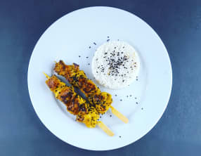 Brochettes de poulet à la moutarde, à l’estragon et au citron