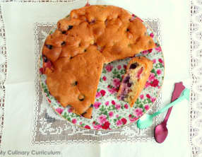 Gâteau aux fraises et aux myrtilles