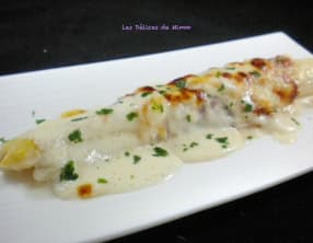 Asperges blanches gratinées au parmesan et jambon de Parme