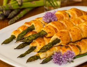 Feuilletés d’asperges vertes au saumon