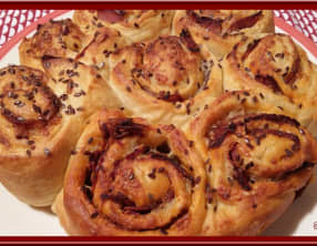 Brioche salée garnie de chorizo et lomo