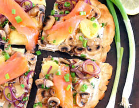 Pizza blanche au saumon fumé