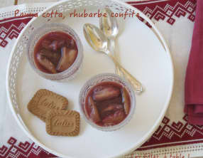 Panna cotta et confit de rhubarbe à la rose