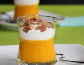Gaspacho de melon et chantilly au fromage de chèvre frais