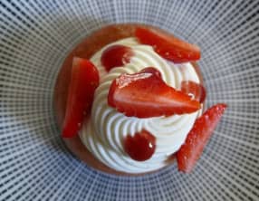 Baba fraise framboise verveine et ganache montée vanille