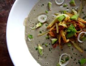 Velouté froid d'avocats aux pommes de terre
