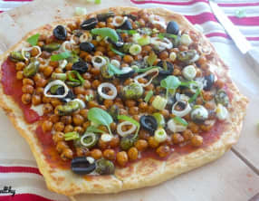 Pizza cheese naan végétarienne aux pois chiches