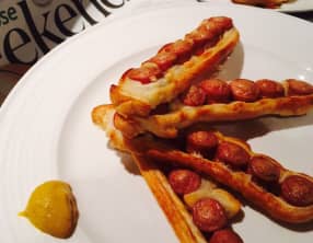 Sausages rolls et cheddar twisties 