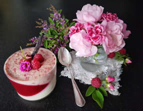 Panna cotta aux framboises et framboisines