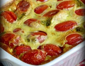 Clafoutis aux tomates cerises, chèvre et pesto