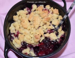 Crumble de pommes et fruits rouges