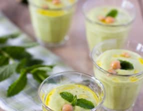 Crème de courgettes, menthe fraîche et pois chiches