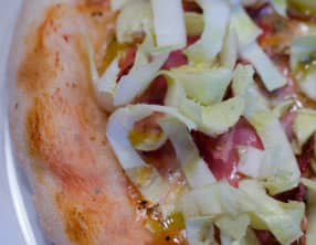 Pizza au jambon et à l'endive