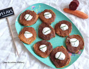 Blinis aux carottes et chorizo et crème au yaourt