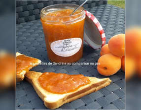 Délicieuse confiture d'abricots au blond de canne