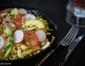 Salade de choucroute crue, fenouil, pamplemousse et avocat