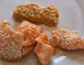 Tataki de saumon au beurre de cacahuète