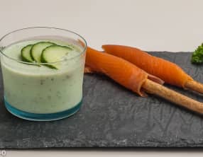 Verrine de concombre à la truite fumée