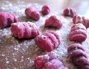 Gnocchi roses au thym et au parmesan