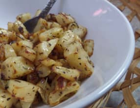 Céleri sauté à l'huile d'olive et aux herbes de provence