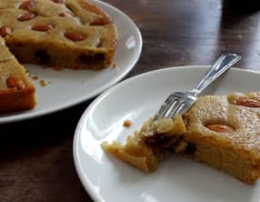 Gâteau à la pâte de dattes