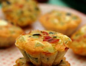 Flans à la courgette, tomates et fêta