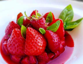 Tartare de fraises framboises et son red coulis