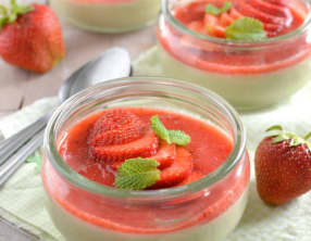 Panna cotta fraise, coco, Matcha