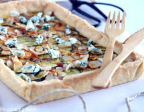 Tarte fine aux courgettes, bleu et amandes effilées