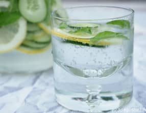 Eau détox, citron concombre et menthe