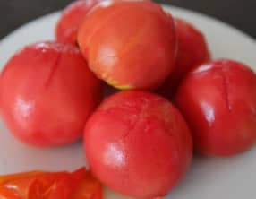 Comment éplucher facilement les tomates ?