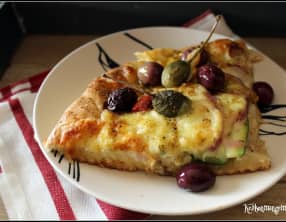 Pizza bianca courgettes olives et caprons