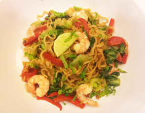Nouilles sautées au Pak Choï et crevettes