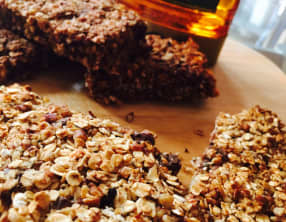 Barres de céréales maison aux fruits et au chocolat 