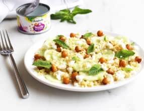 Salade fraîche de boulghour, concombre, pois chiche, feta et menthe