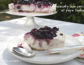 Cheesecake sans cuisson aux cerises, chocolat blanc et fève tonka