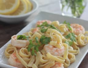 Fettuccine aux crevettes, ail et citron