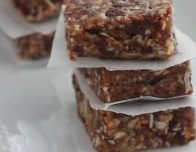 Barres d'énergie moelleuses sans cuisson