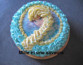 Gâteau Reine des neiges garni de crème mousseline saveurs mangue et fruit de la passion