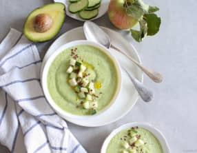 Soupe froide concombre, avocat et pomme