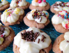 Tartelettes macarons, ganache légère au chocolat blanc