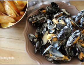 Moules de bouchot, sauce au bleu de Bresse
